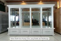 Bufet Kaca Ruang Tamu